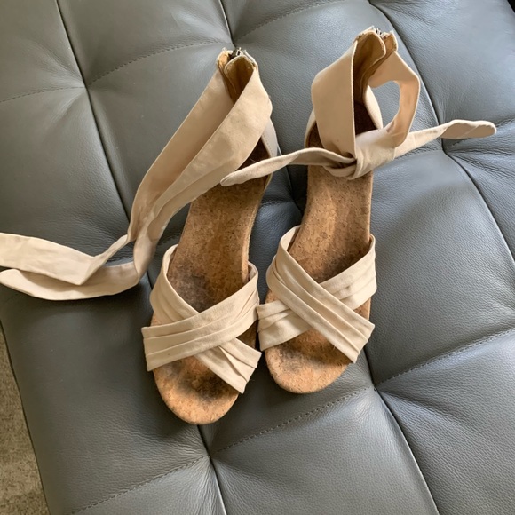 UGG Espadrille Sandal - Picture 4 of 8